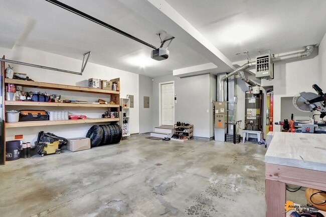 Building Photo - Stunning 3 Bedroom Home in East Anchorage with Garage