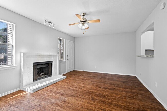 Building Photo - 1806 River Crossing Cir