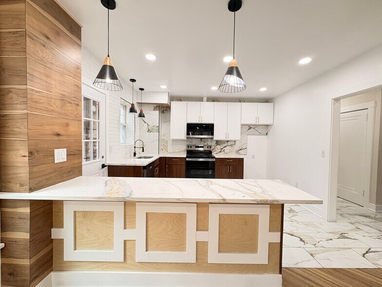 Building Photo - 7128 Card Ln