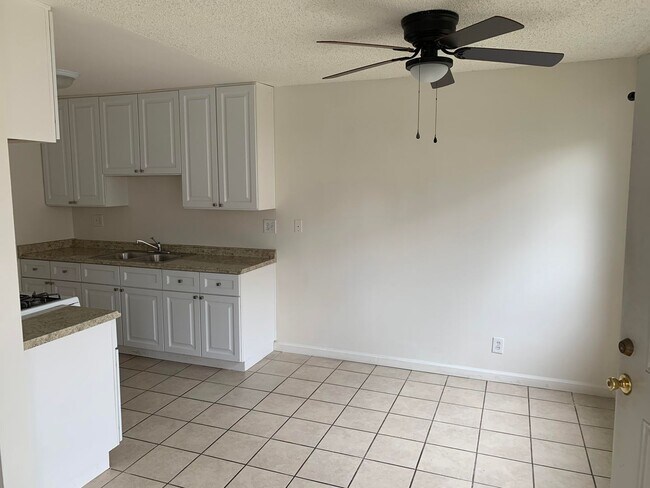 Building Photo - 438 Silverwood Ave