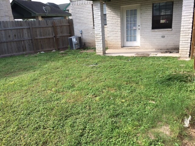 Building Photo - 2801 Charleston Ln