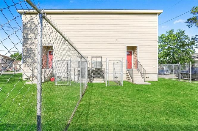 Building Photo - 3925 Clematis St