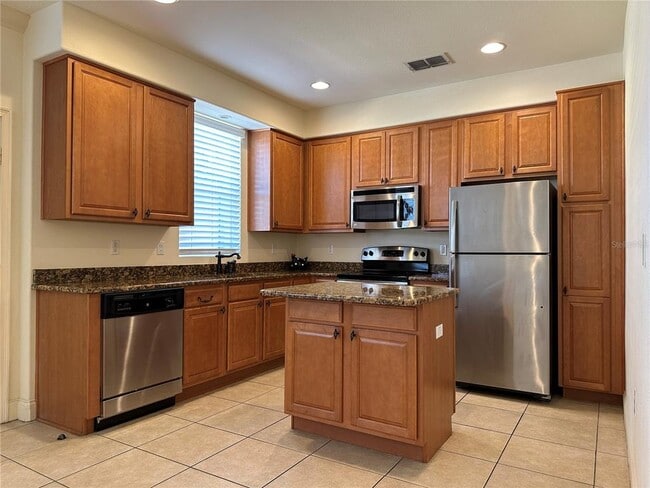 Building Photo - 2562 Bella Vista Dr