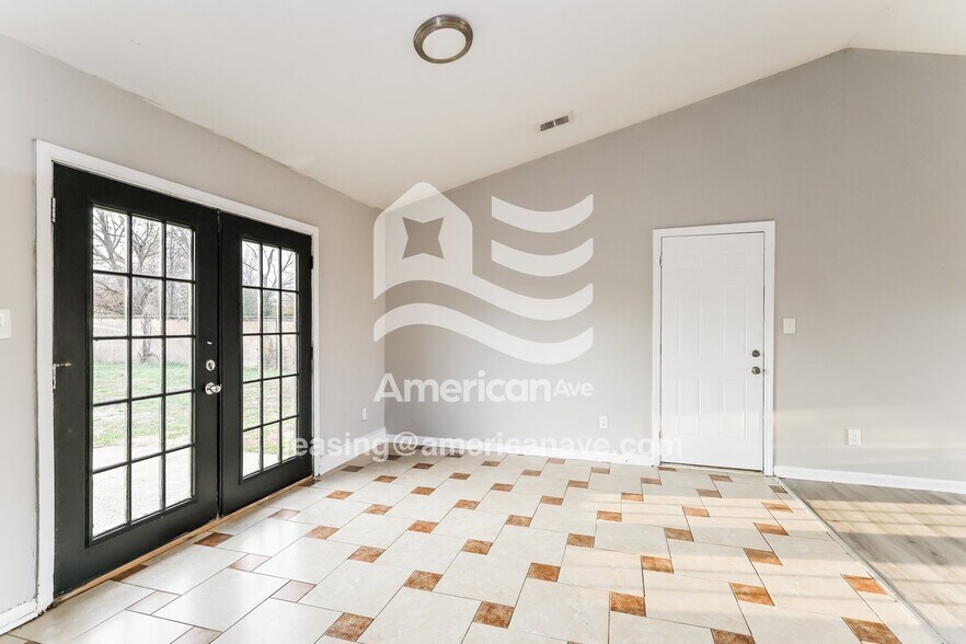 Building Photo - 4613 Beechbrook Rd