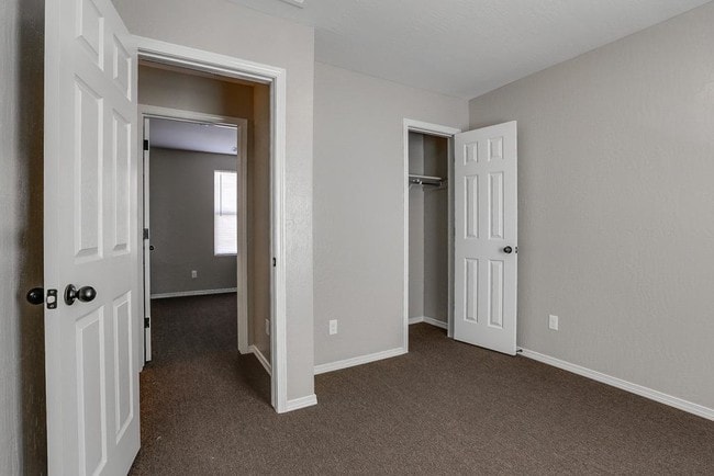 Building Photo - 512 Center Way