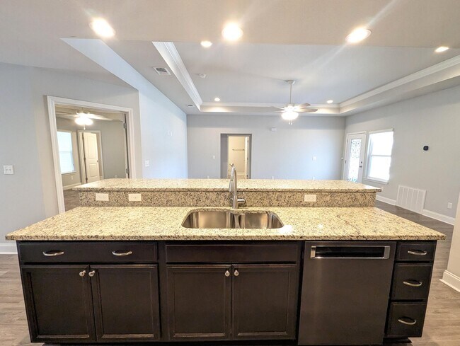 Building Photo - 1827 Sundown Dr
