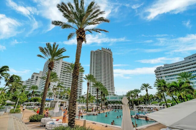 Building Photo - 4401 Collins Ave