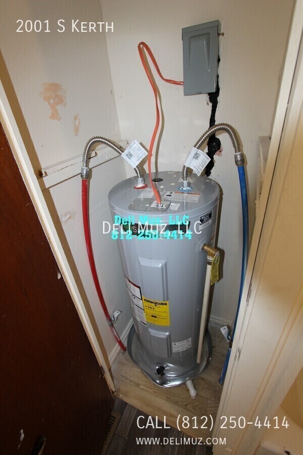 Building Photo - 2001 S Kerth-