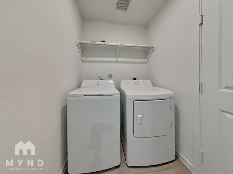 Building Photo - 1737 Lofty Cedar Ct