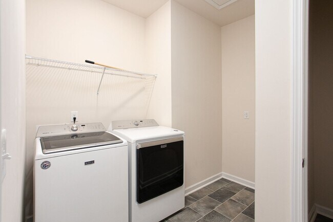 Building Photo - Beautiful 4-bedroom, 2-bath Home with Lake View!