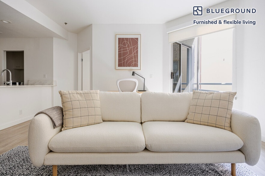 Building Photo - 8600 Burton Wy