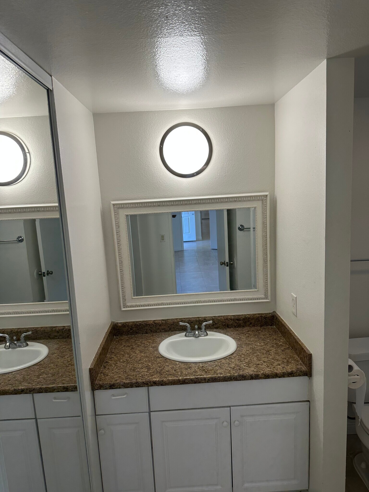Primary Bathroom - 616 South Fashion Park Street