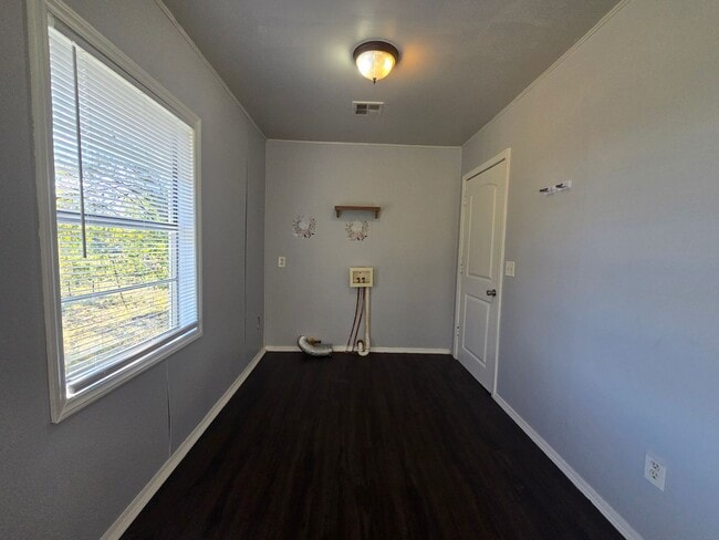 Building Photo - 2 bed, 1 bath in Shawnee, OK!