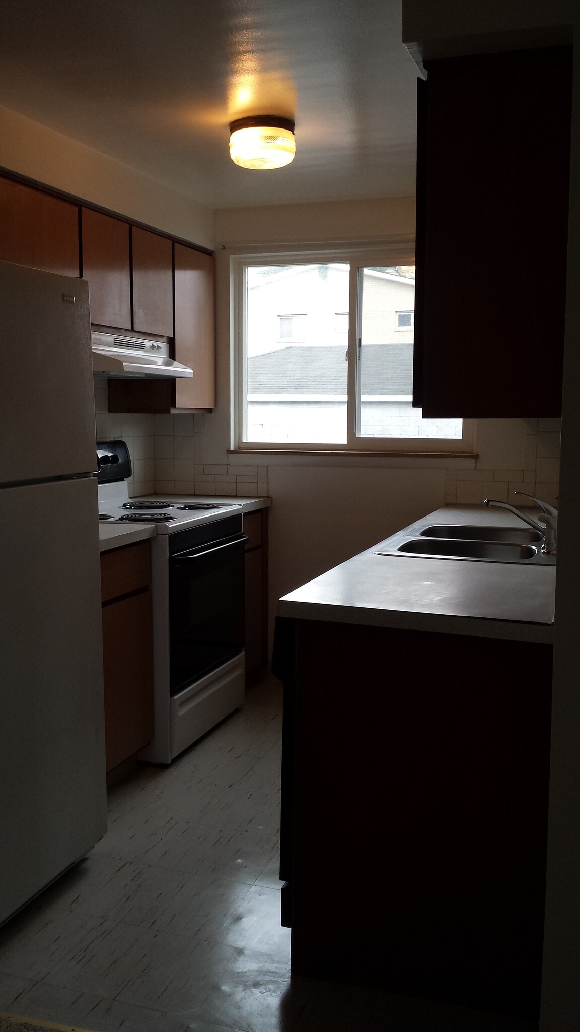 Building Photo - 461 Alberta Dr