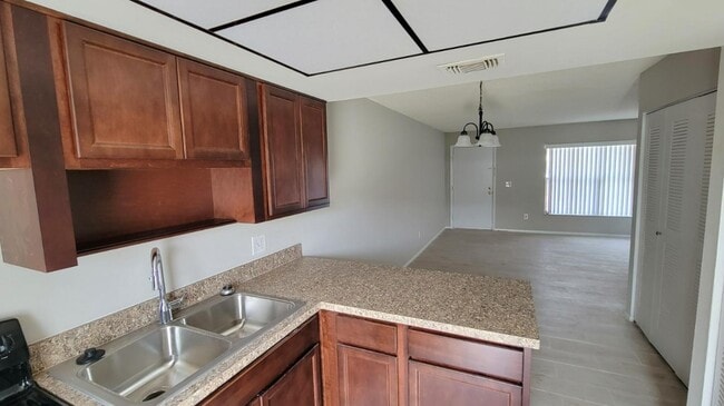 Building Photo - 129 Las Brisas Way