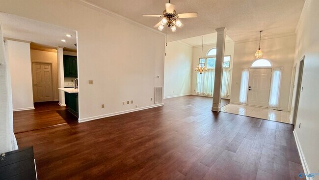 Building Photo - 113 Nobleton Ln NW