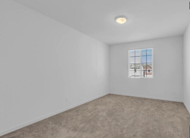 Building Photo - 305 Cinema St