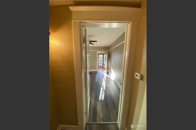 Building Photo - Burwell Duplex