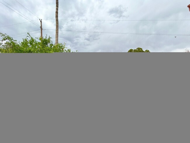 Building Photo - 2601 E Cinnabar Ave