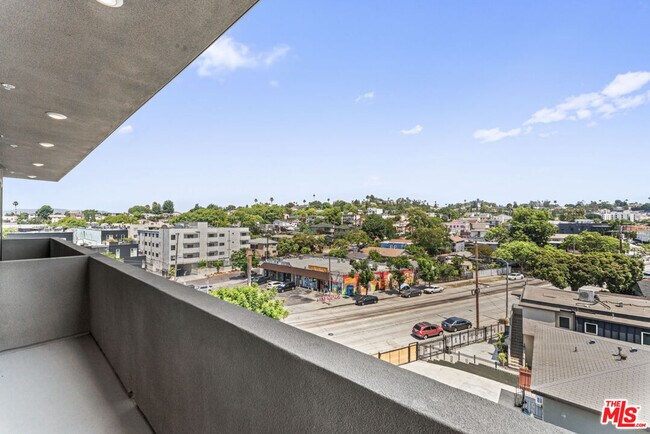 Building Photo - 3105 Bellevue Ave