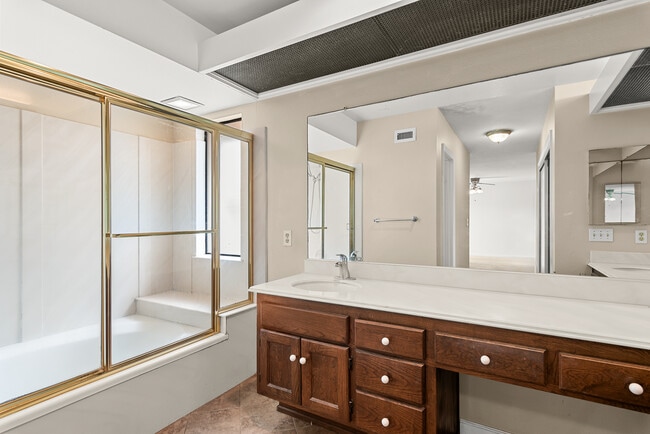 Building Photo - 1696 Caminito Aliviado