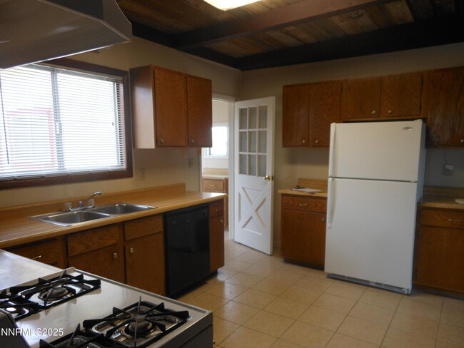 Building Photo - 2425 Harrigan Rd