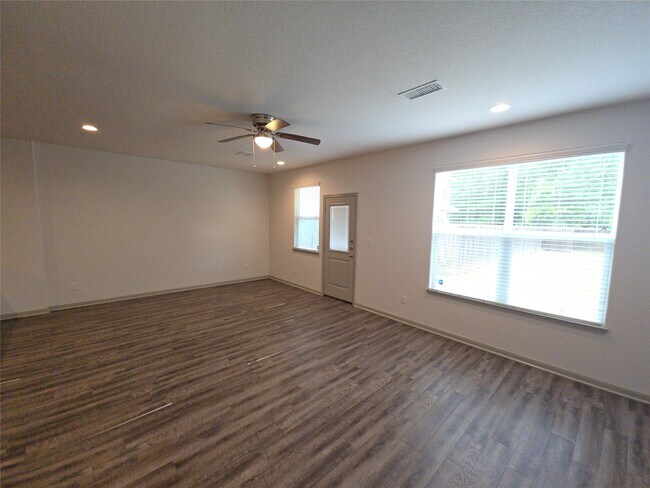 Building Photo - 626 Magnolia Bend