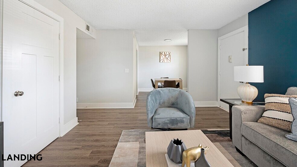 Building Photo - 231 New Shackle Island Rd