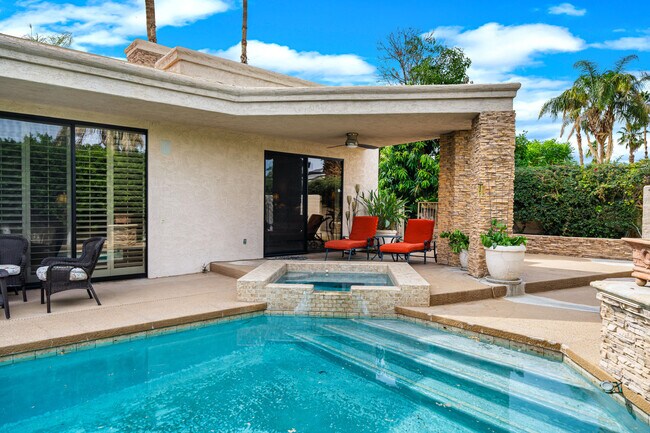 Building Photo - 45640 Rancho Palmeras Dr