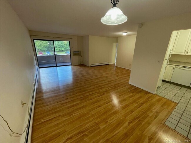 Building Photo - 565 Talcottville Rd