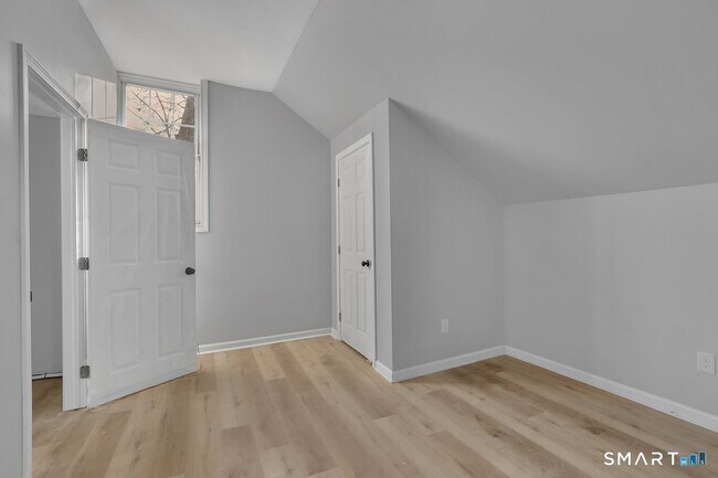 Building Photo - 196 Hartford Rd