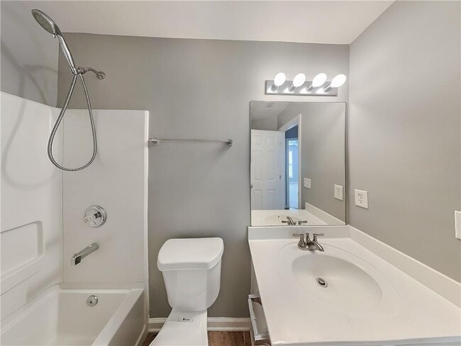 Building Photo - 3258 Welmingham Dr SW