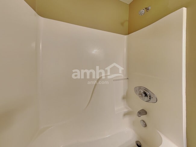 Building Photo - 357 Pinecrest Ct