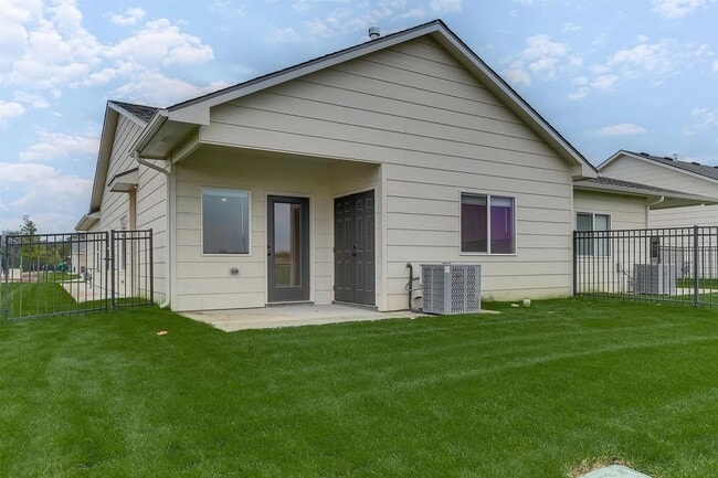 Building Photo - 1643 S Limuel Cir