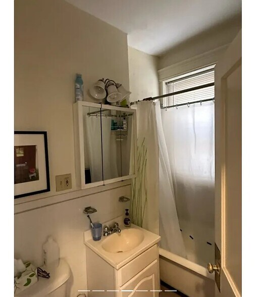 Building Photo - 31 Queensberry St