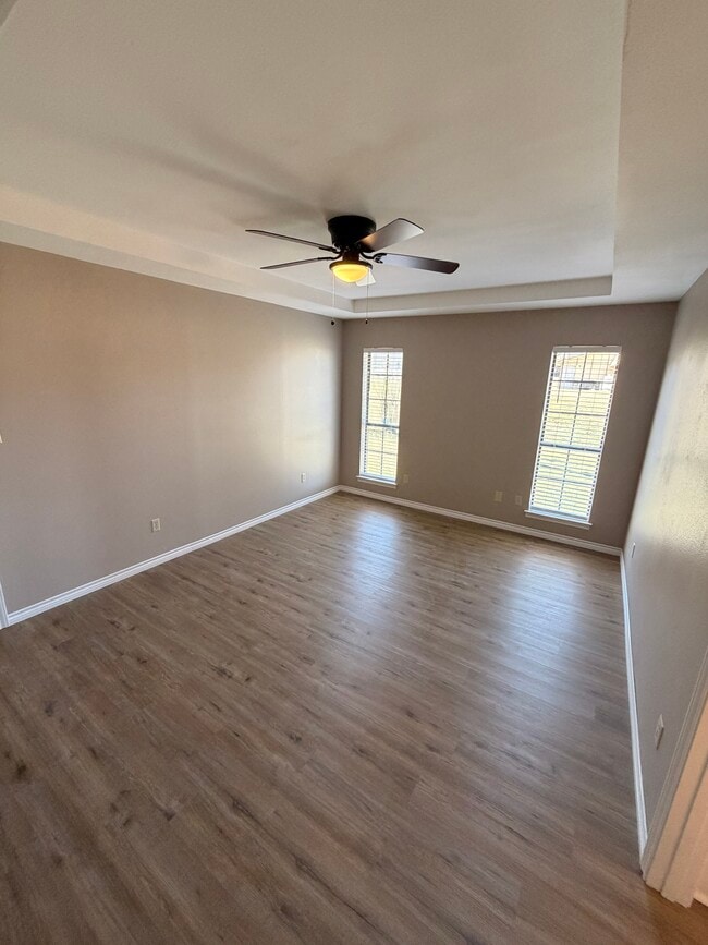 Building Photo - 111 Crestview St