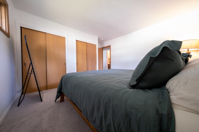 Building Photo - 4517 W 113th St