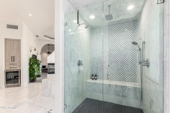 Building Photo - 6900 E Ironwood Dr