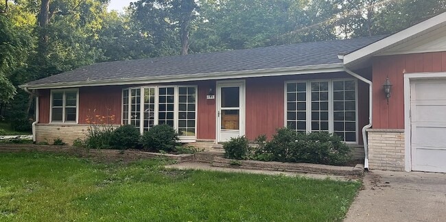 Building Photo - 144 N Maple Ave