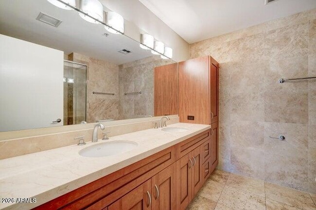 Building Photo - 7151 E Rancho Vista Dr