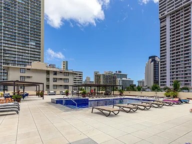 Building Photo - 2211 Ala Wai Blvd