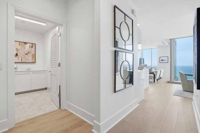 Building Photo - 363 E Wacker Dr