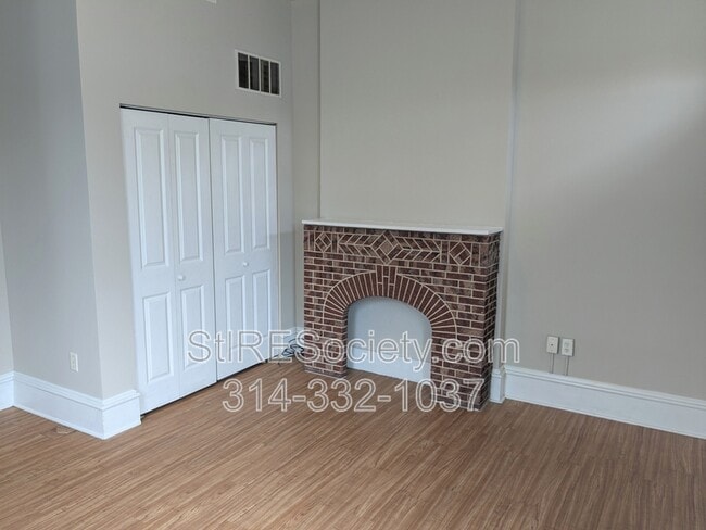 Primary Photo - 229 Steins St