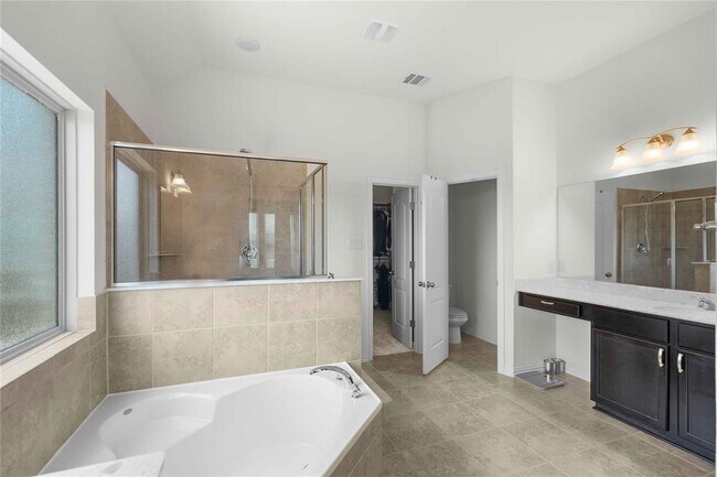 Building Photo - 6533 Leonardo Cove