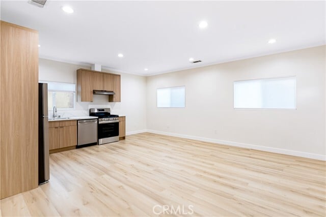 Building Photo - 720 E Windsor Rd