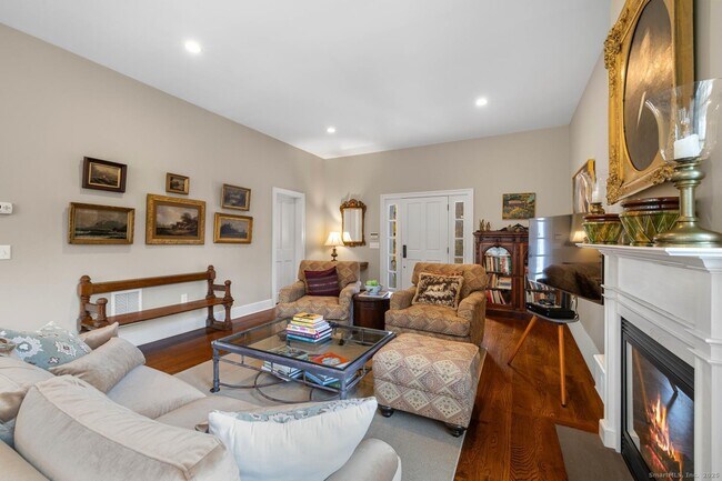 Building Photo - 138 School House Rd