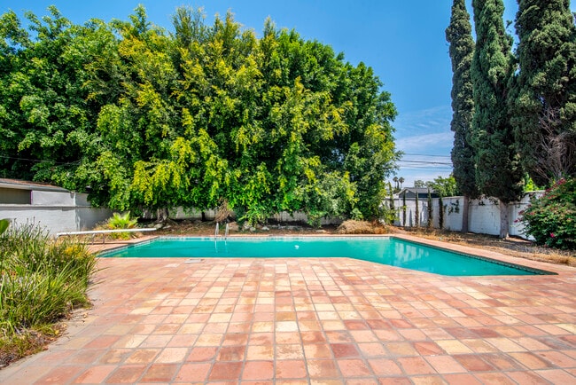 Building Photo - 12335 Tiara St