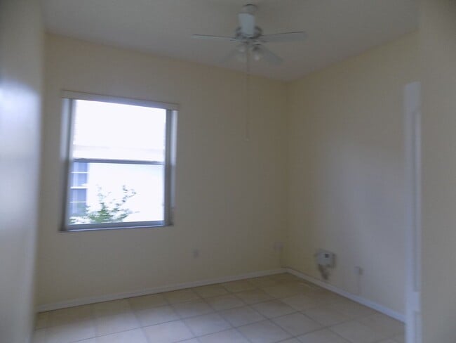 Building Photo - CHARMING 3BR/2BA/OFFICE/2GARAGE