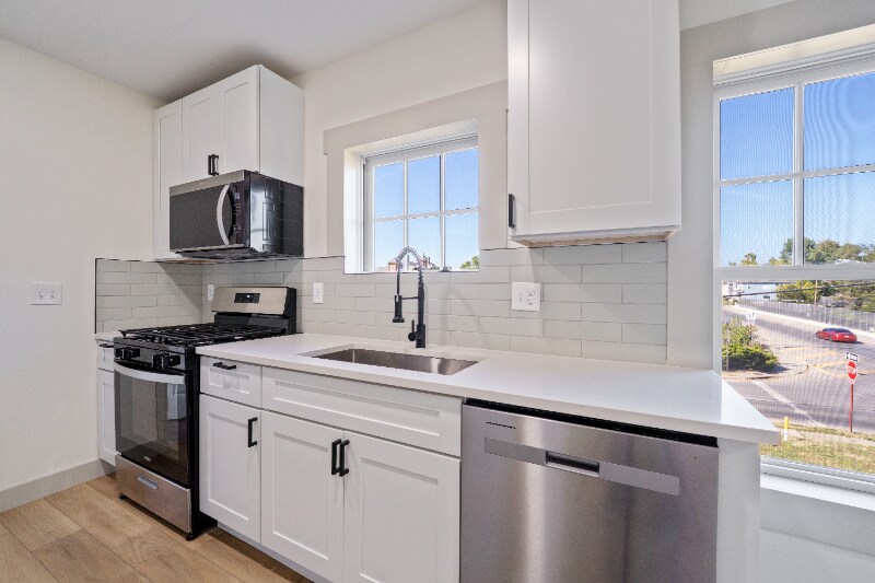 Building Photo - 605-607-607 S Champion Ave