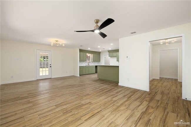 Building Photo - 18 Santa Fe St